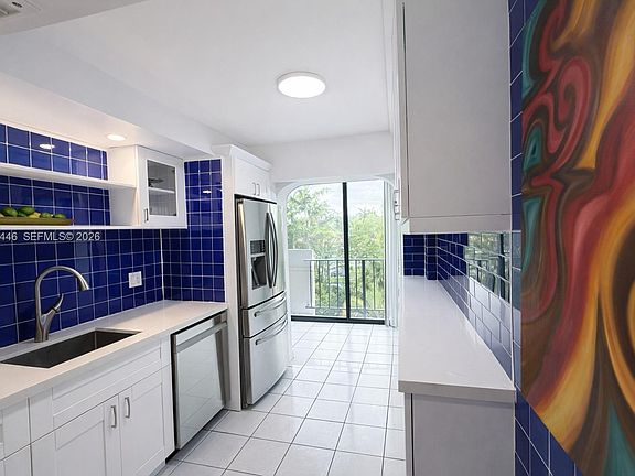 5th image of 77 Crandon Blvd APT 3C