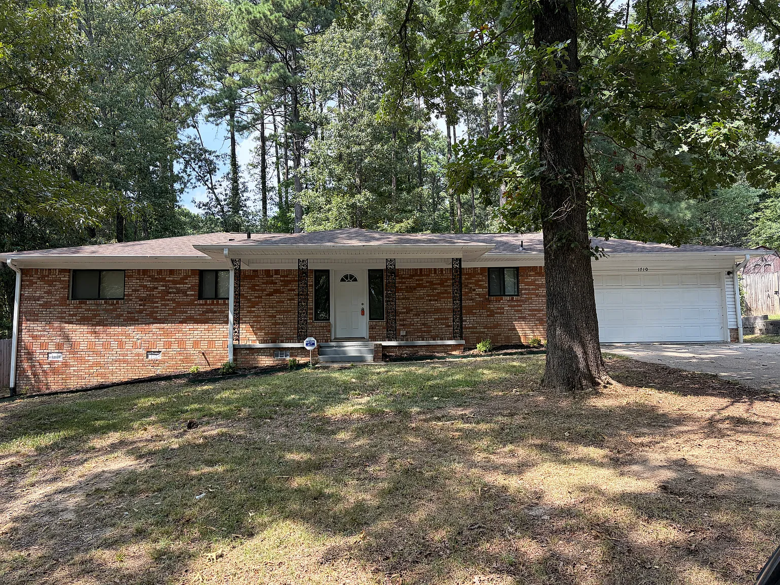 1710 Cedarhurst Dr. Benton AR 72015 — Photo 1