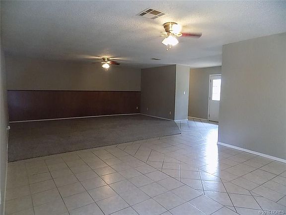 3rd image of 1004 E Taylor Ave