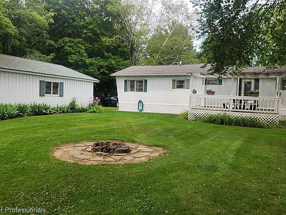 5th image of 3300 Pointe Aux Barques Rd