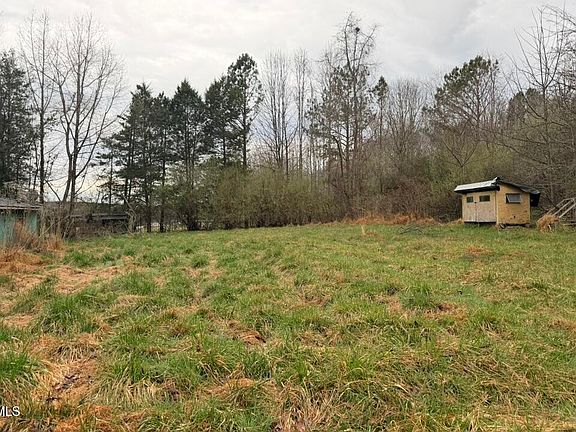 3rd image of 1518 Dean Rd