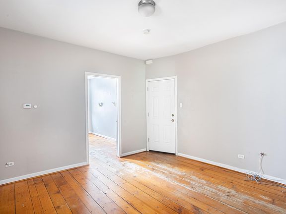 3rd image of 123 Dupont St Floor 1