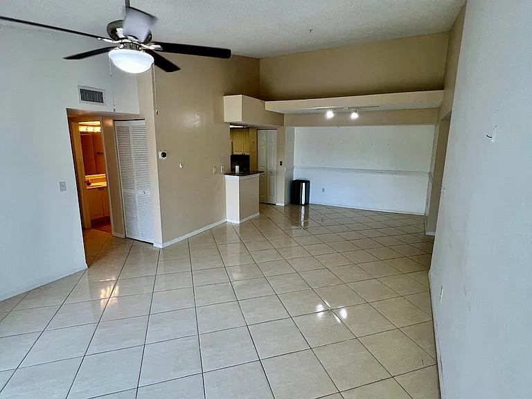 400 Crestwood Ct N #407 — Photo 21