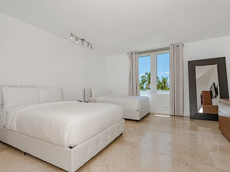 2301 Collins Ave #310 — Photo 22