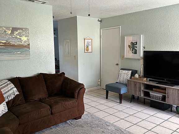 5th image of 8272 Center Pkwy #112
