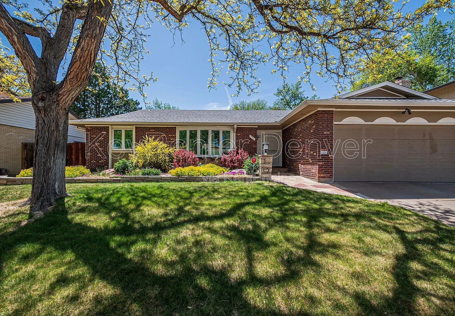 3 bed, 2.0 bath, 2600 sqft, $3,075 — Photo 1