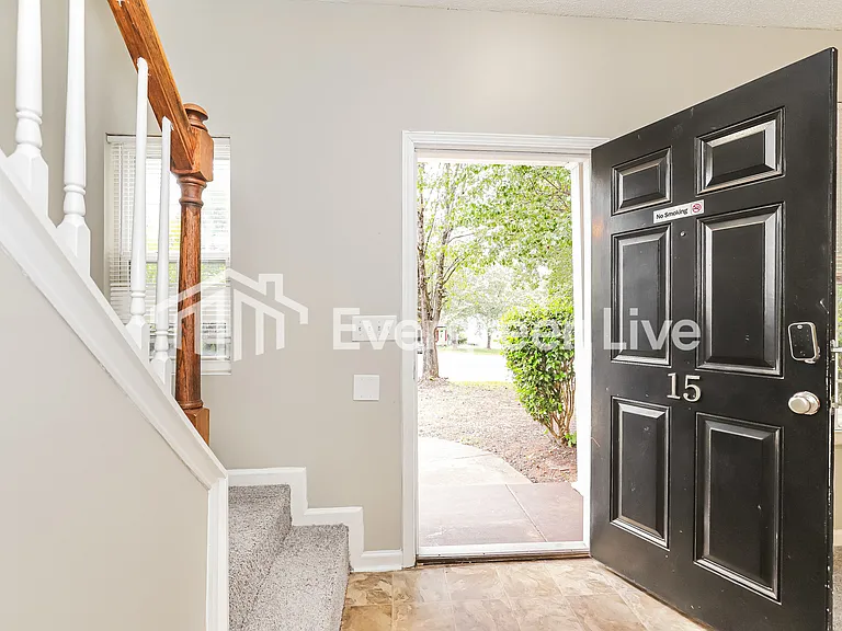 15 Hackberry Ct — Photo 3