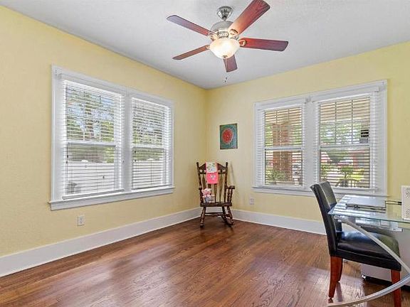 3rd image of 3223 Mayflower St