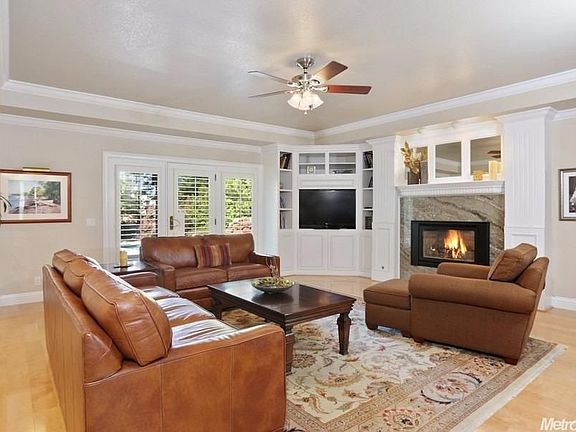 4th image of 341 Canyon Falls Dr