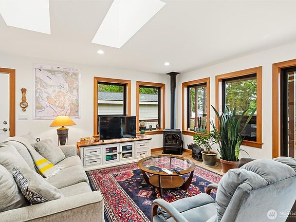 5th image of 2533 Island View Lane