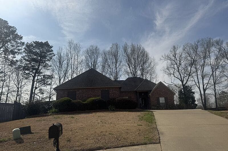 1st image of 110 Bridge Park Cir