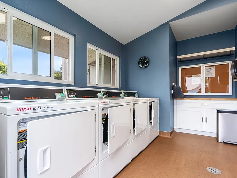 Oceanwood Apartments — Photo 31
