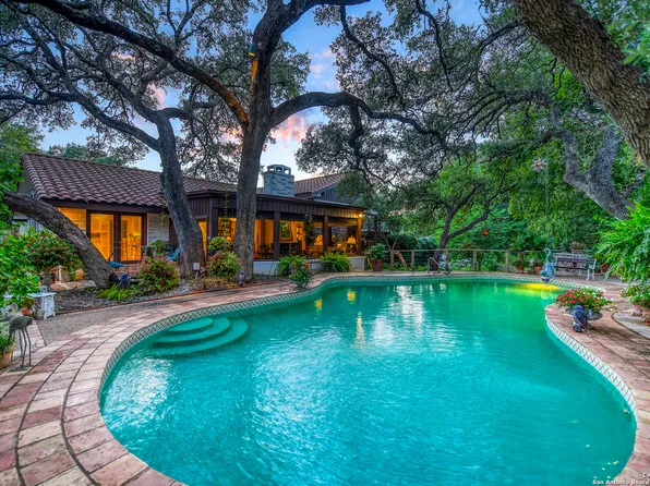 320 Mustang, Hollywood Park, TX 78232