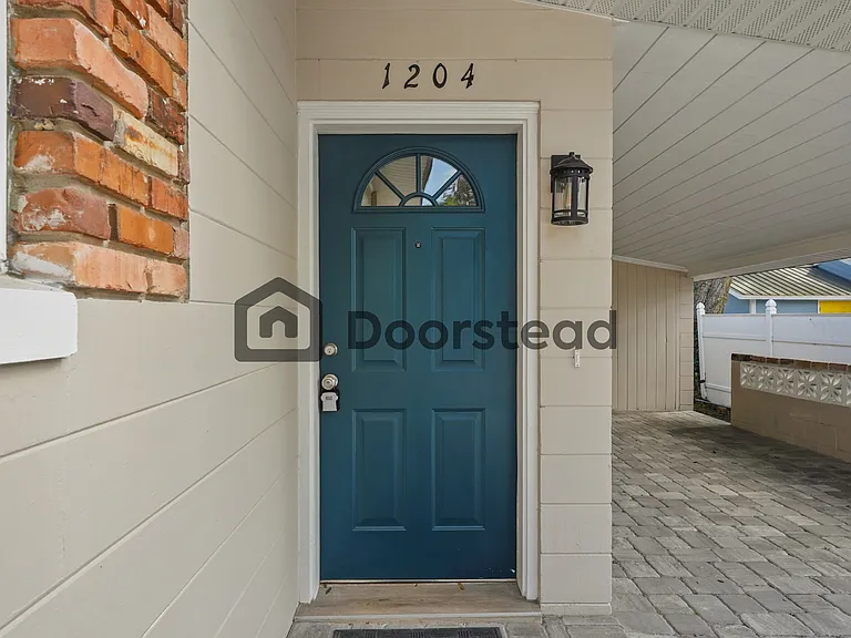 1204 E Esther St — Photo 11