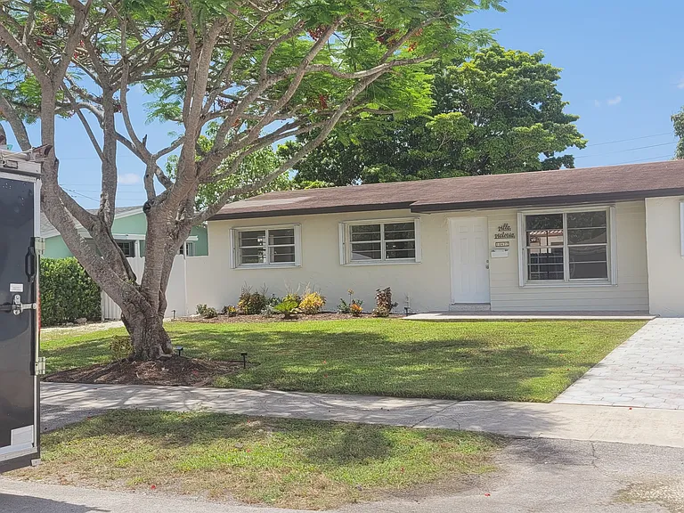 10472 SW 46th St — Photo 28