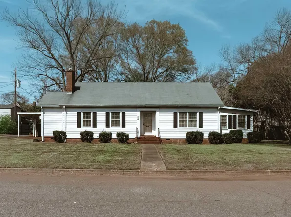 304 Cedar St, Talladega, AL 35160