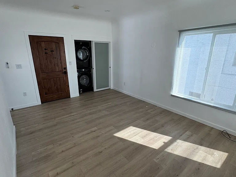 1255 S Muirfield Rd #1257.5 — Photo 5
