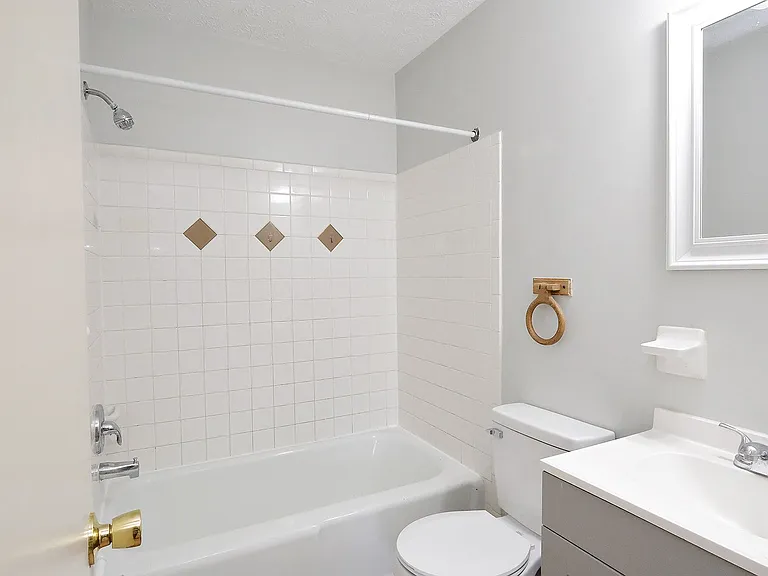 1406 Chesapeake St #B — Photo 9