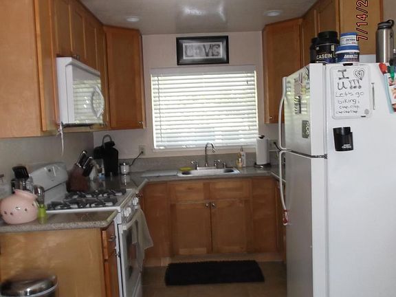 4th image of 1425 Essex Way