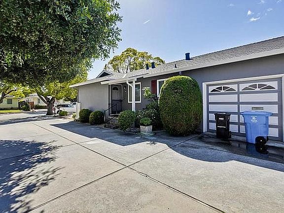 3rd image of 1662 Palm Ave
