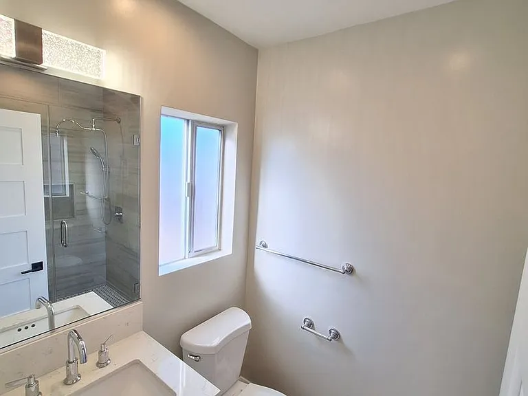 13611 Vanowen St #15 — Photo 10