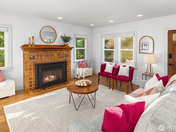 5th image of 3058 38th Avenue SW
