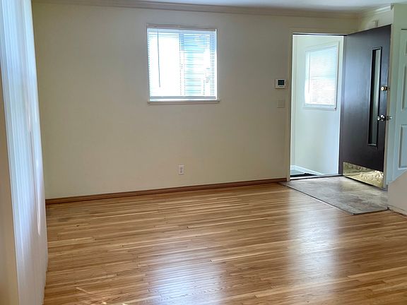 4th image of 66-68 68 Moxon Dr