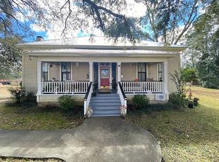 513 Elizabeth Ave, Leakesville, MS 39451