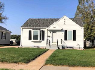 913 Morton St, Holdrege, NE 68949