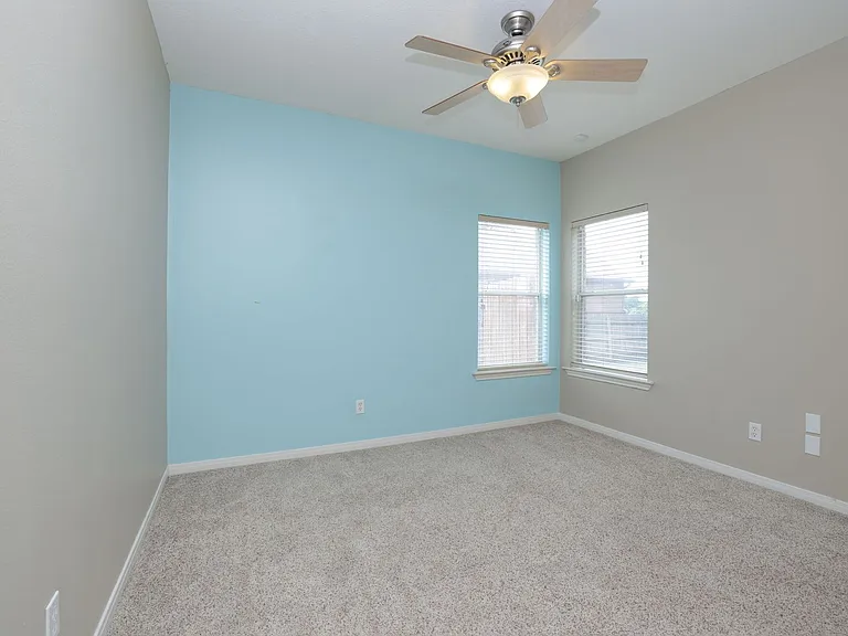 105 Lawrence Marshall Dr — Photo 31