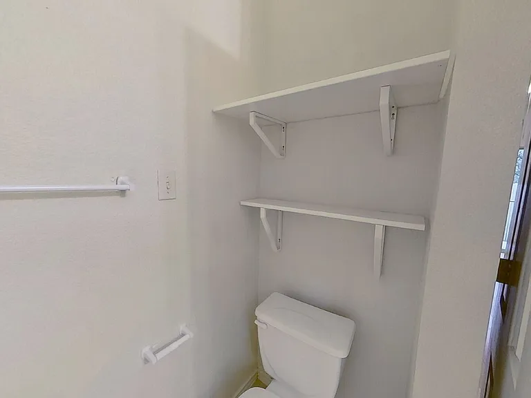 1705 Constantino Cir #B — Photo 8