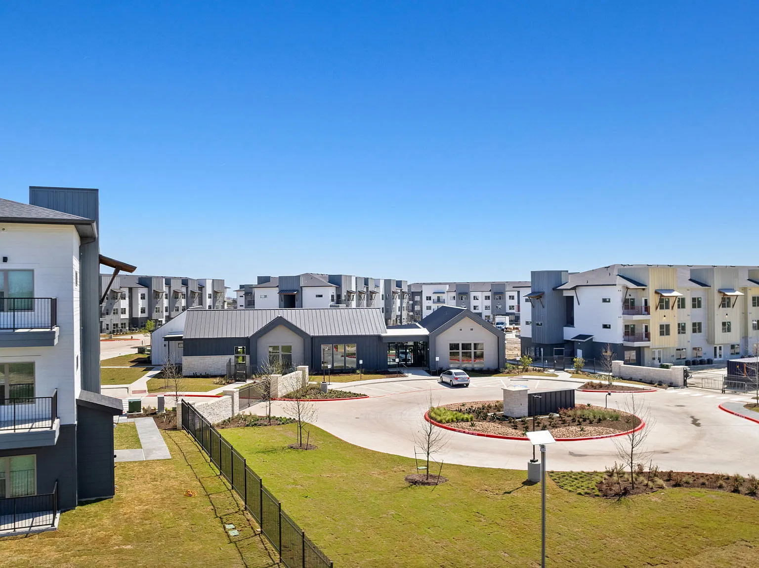 Enclave Creedmoor — Photo 1