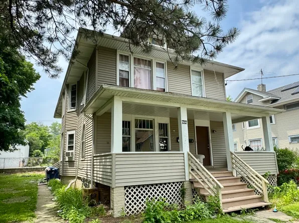 722 Lenox Ave, Waukegan, IL 60085
