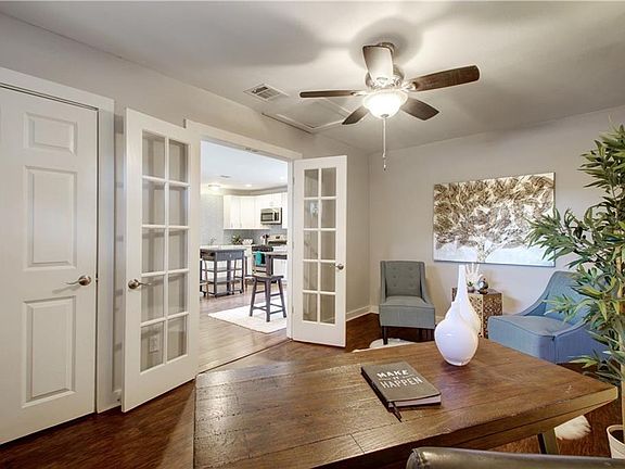 3rd image of 4906 Eastdale Dr