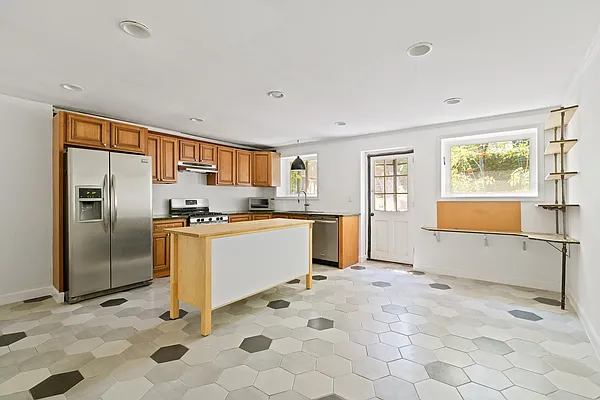 Sold by Corcoran | media 4