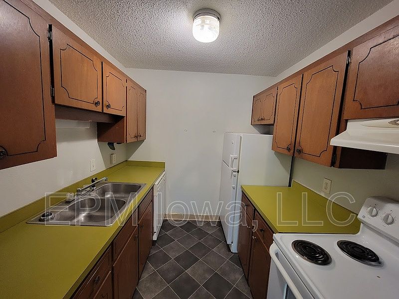 1st image of 256 32nd St NW APT 1
