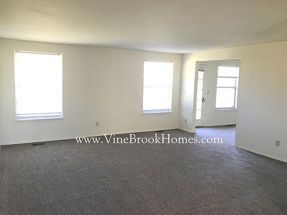 3rd image of 6105 Honeygate Dr