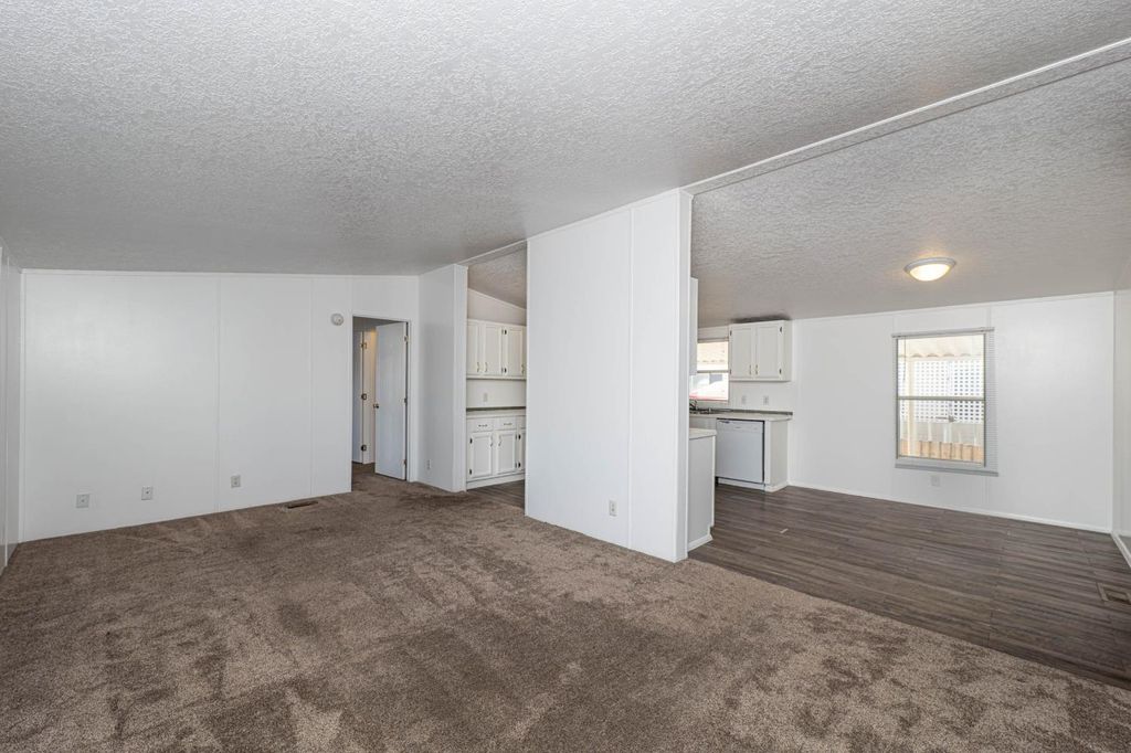 Apartment in Lancaster - View 3