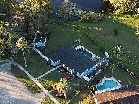 3rd image of 632 Hager Ct