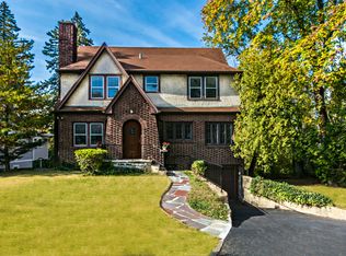 23 Maple St, Hartsdale, NY 10530