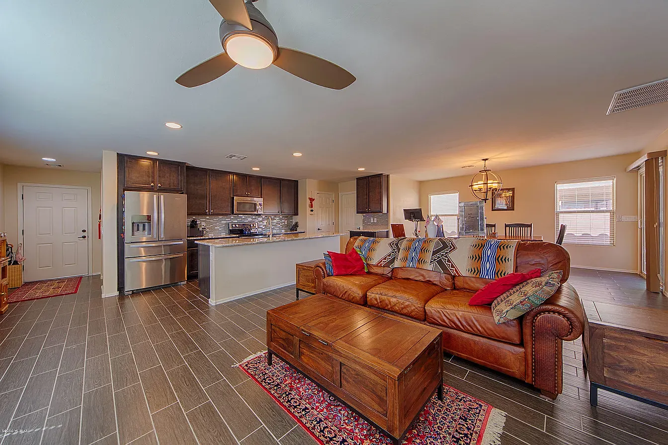 3 bed, 1515 sqft, $2,100 — Photo 3