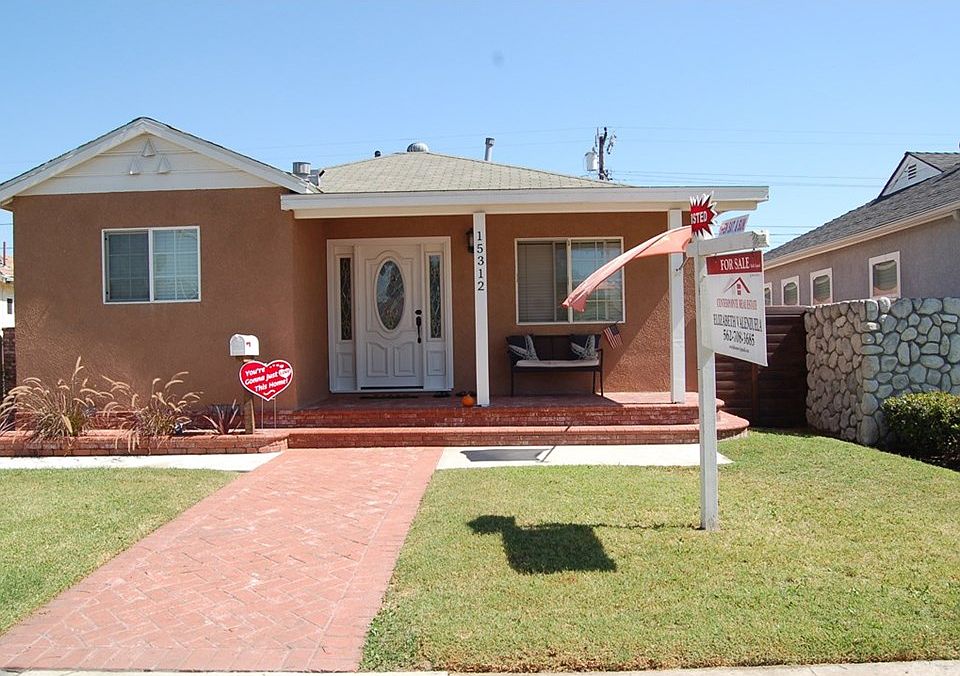 1st image of 15312 Roseton Ave