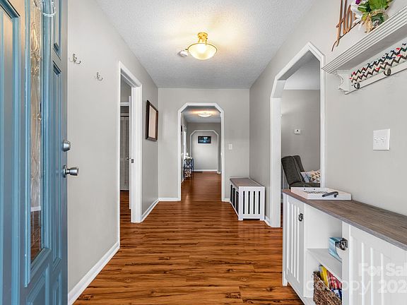 5th image of 804 Brook St