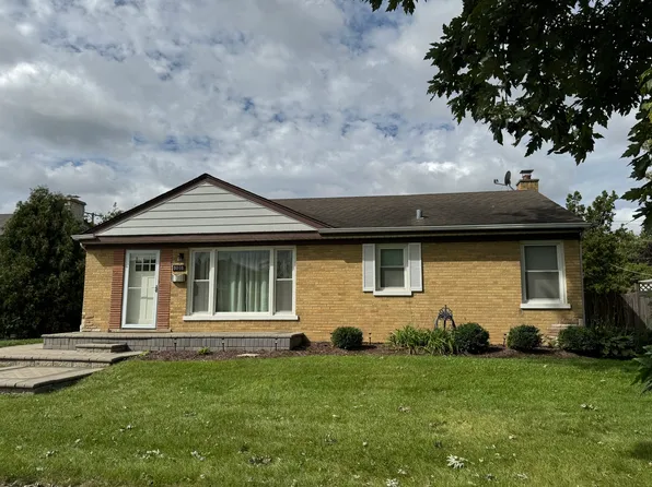 8048 N Ozanam Ave, Niles, IL 60714