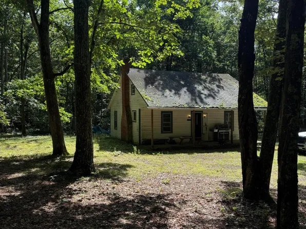1826 State Highway 402, Dingmans Ferry, PA 18328