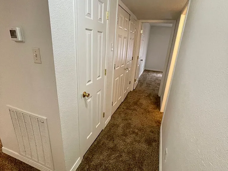 Alpine Circle Apartments — Photo 8