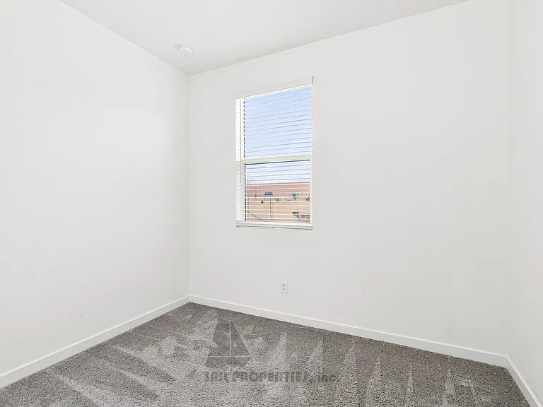 10910 Portsmouth St — Photo 8