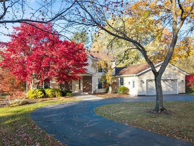 17128 N Brook Trl, Chagrin Falls, OH, 44023
