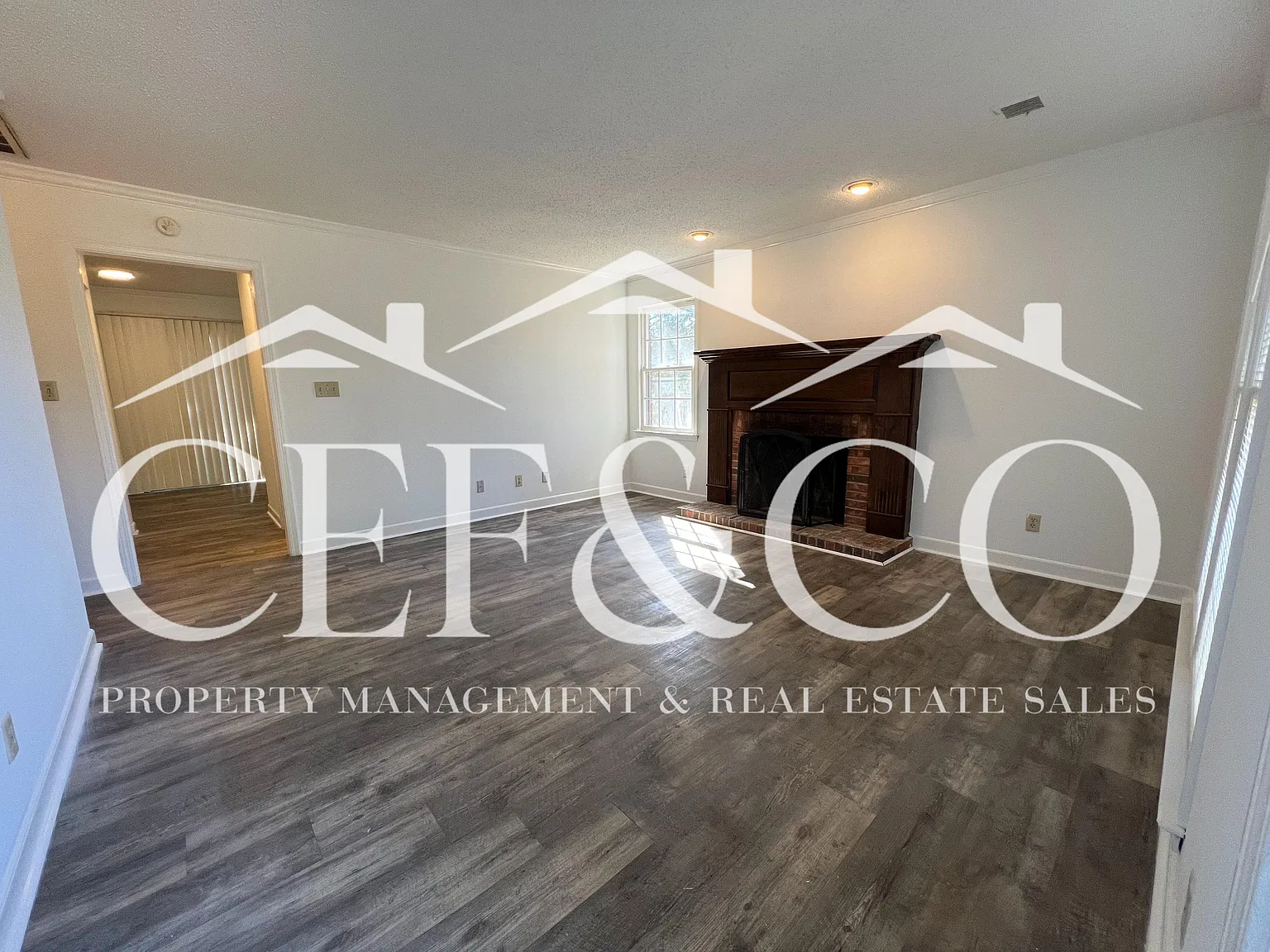 2 bed, 1.5 bath, 1020 sqft, $1,050 — Photo 2