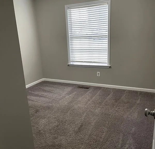 1604 Baucom Dr — Photo 7